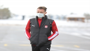 Sivasspor, Medipol Başakşehir maçı için İstanbul'a gitti