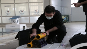 Üniversite öğrencisi Niğde Teknopark'ta mini "insansız su altı aracı" tasarladı