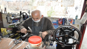 Yozgat'ta 69 yıldır eski ayakkabılara "hayat" veriyor