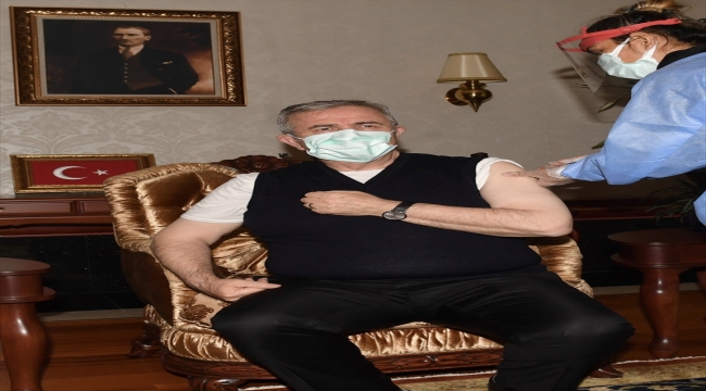 Ankara Büyükşehir Belediye Başkanı Yavaş, Kovid-19 aşısı oldu 