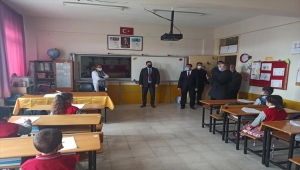 Derebucak Kaymakamı Gökçayır, yüz yüze eğitime başlayan okulları ziyaret etti