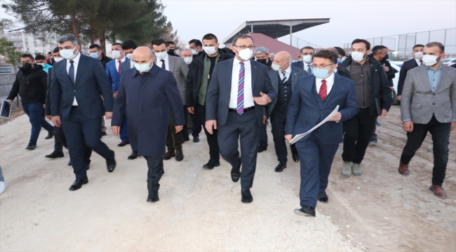 Gençlik ve Spor Bakanı Kasapoğlu, Mardin Kızıltepe'de ziyaretlerde bulundu