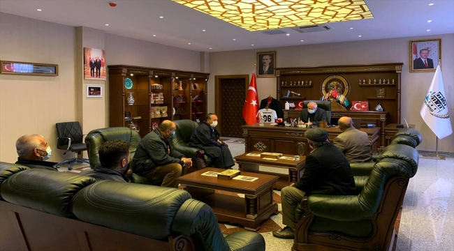 Güdül Belediye Başkanı Muzaffer Yalçın, muhtarları ve vatandaşları dinledi