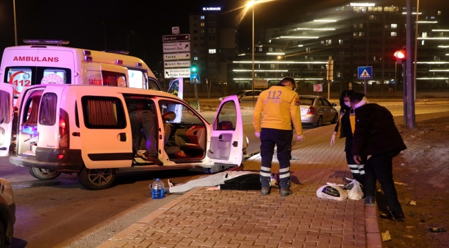 Kayseri'de iki otomobilin çarpıştığı kazada 3 kişi yaralandı