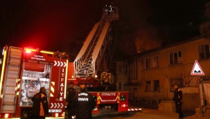 Kayseri'de metruk bir ev aynı gece iki kez yakıldı