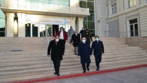 Kırşehir Valisi Akın, okul binalarında inceleme yaptı