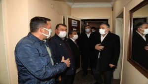 Muhtarlardan Başkan Demirbaş'a teşekkür plaketi