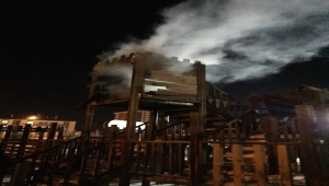 Niğde'de parktaki oyun gruplarına zarar verdiler