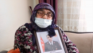 Şehit Mevlüt Kahveci'nin annesi: "Cumhurbaşkanı beni aradı, tabii ki arayacak, bana başsağlığı diledi. Onlar neden aramadı?"