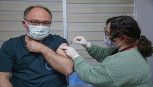 Sivas Belediye Başkanı Bilgin Kovid-19 aşısı oldu