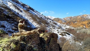 Sivas'ta komandolar soğuk havaya rağmen operasyonlarını sürdürüyor