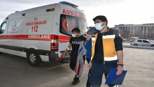 Sivas'ta köpeğin saldırdığı 2 çocuk yaralandı