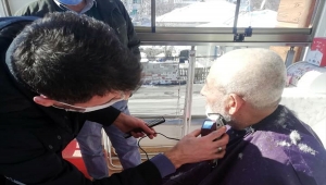 Sorgun'da yaşlılara evde berber hizmeti