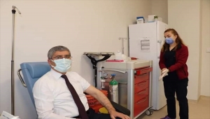 Suşehri Kaymakamı Sarı ve Belediye Başkanı Yüksel Kovid-19 aşısı oldu