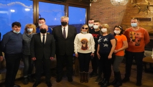 Ukrayna'nın Ankara Büyükelçisi Sybiha, Erciyes'te tatil yapan vatandaşlarıyla buluştu: