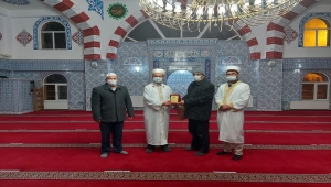 Ulaş Merkez Camisi'ne destek veren hayırseverlere teşekkür plaketi