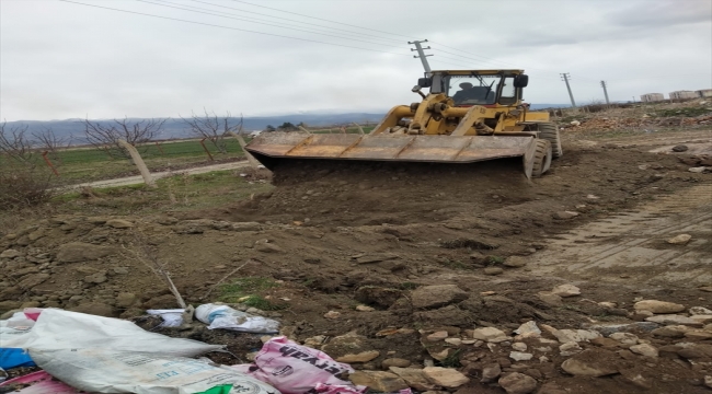 Konya'da bir depoda ele geçirilen "sağlıksız" 3 ton gıda ürünü imha edildi