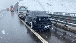AK Parti Nevşehir Milletvekili Menekşe ve danışmanı, trafik kazasından yara almadan kurtuldu