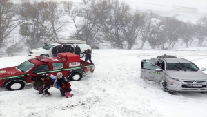 Aksaray'da kar ve tipi nedeniyle yaylada mahsur kalan 27 işçi kurtarıldı