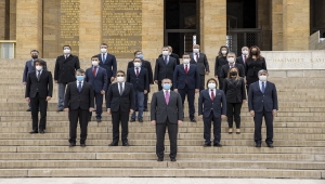 Anadolu Ajansı Yönetim Kurulu, AA'nın 101. kuruluş yıl dönümünde Anıtkabir'i ziyaret etti