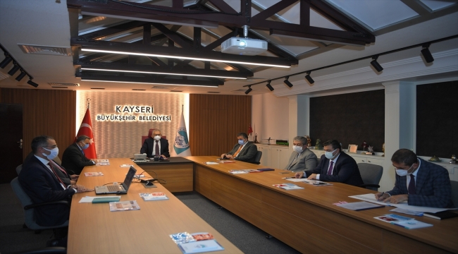 Başkan Büyükkılıç, ilçe belediye başkanlarıyla bir araya geldi