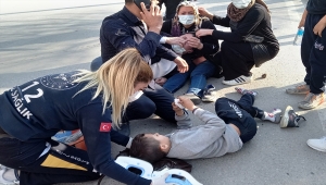 Beypazarı'nda bir aracın çarptığı baba ve oğlu yaralandı 