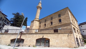 Beypazarı'nda tarihi camiler yıllara meydan okuyor