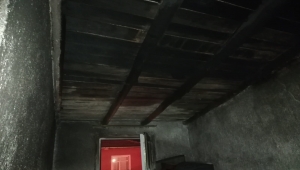 Beyşehir'de iki katlı evin çatısında çıkan yangın söndürüldü