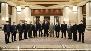 Cumhurbaşkanı Erdoğan, 2011 ve 2020 arasında yılın ahisi, kalfası ve çırağı seçilen esnafla bir araya geldi