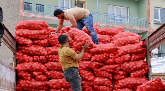 Eskişehir'de üreticilerden depolarında kalan kuru soğanların alımı için Cumhurbaşkanı Erdoğan'a teşekkür