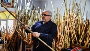 Gönül ateşiyle terbiyelediği kamışları ilahi aşkın sesine dönüştürüyor