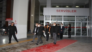 GÜNCELLEME 2 - Niğde-Adana Otoyolu'ndaki zincirleme trafik kazasında 5 kişi yaralandı