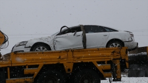 GÜNCELLEME - Yozgat'ta Yargıtay Cumhuriyet Savcısı Doğan Kaya'nın kullandığı otomobil tarlaya devrildi: 1 ölü, 3 yaralı