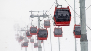 İç Anadolu'nun zirvesi "Erciyes"te nisan ayında kayak keyfi