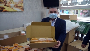 Ilgaz Belediyesi ihtiyaç sahiplerinin evine sıcak yemek ulaştırıyor