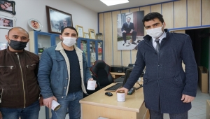 Kangal'da öksüz ve yetimlerin ihtiyaçlarının karşılanması için esnafa kumbara dağıtıldı