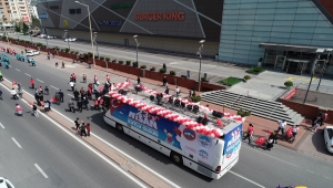 Kayseri'de 23 Nisan konvoyu renkli görüntüler oluşturdu