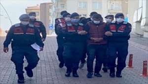 Kayseri'de bağ evleri ve yazlıklardan kiralık araçlarla hırsızlık yapan zanlılar yakalandı