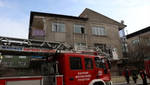 Kayseri'de bulaşık makinesinden çıkan yangın evde hasara neden oldu