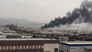 Kayseri OSB 24'üncü caddede yangın (VİDEOLU HABER)