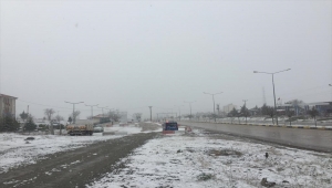 Keskin ilçesinde kar yağışı etkili oluyor