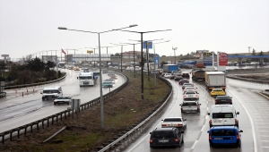 Kırıkkale-Ankara kara yolunda sokağa çıkma kısıtlaması öncesi yoğunluk yaşanıyor