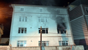 Kırıkkale'de eşini bıçakla öldürdüğü iddia edilen koca, evi ve aracını ateşe verdi