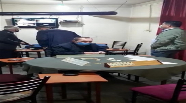 Kırıkkale'de kıraathanede Kovid-19 tedbirlerini ihlal eden 18 kişiye ceza
