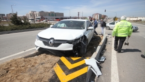 Konya'da otomobille motosikletin çarpıştığı kazada 2 kişi yaralandı