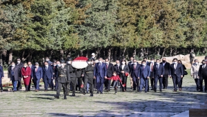 Milli Eğitim Bakanı Selçuk, 23 Nisan Ulusal Egemenlik ve Çocuk Bayramı dolayısıyla Anıtkabir'i ziyaret etti