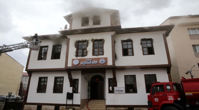 Milli Eğitim Bakanı Selçuk'un Sivas'ta açtığı "Masal Evi"nde çıkan yangında hasar oluştu