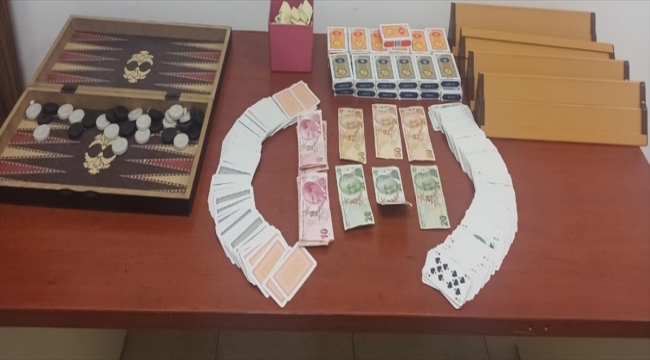 Nevşehir'de bağ evinde kumar oynarken yakalanan 10 kişiye 47 bin lira ceza 