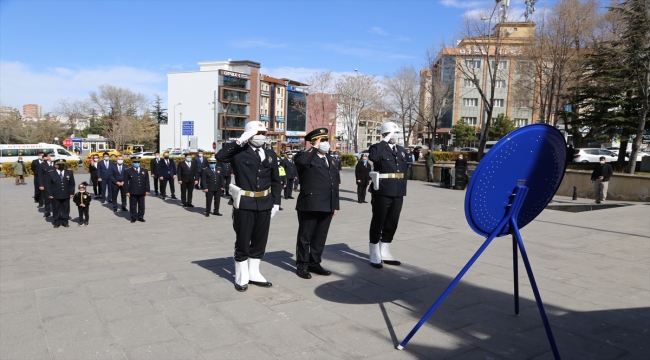 Nevşehir'de başarılı polislere belge verildi