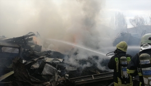 Sivas'ta hurdalıkta çıkan yangın söndürüldü